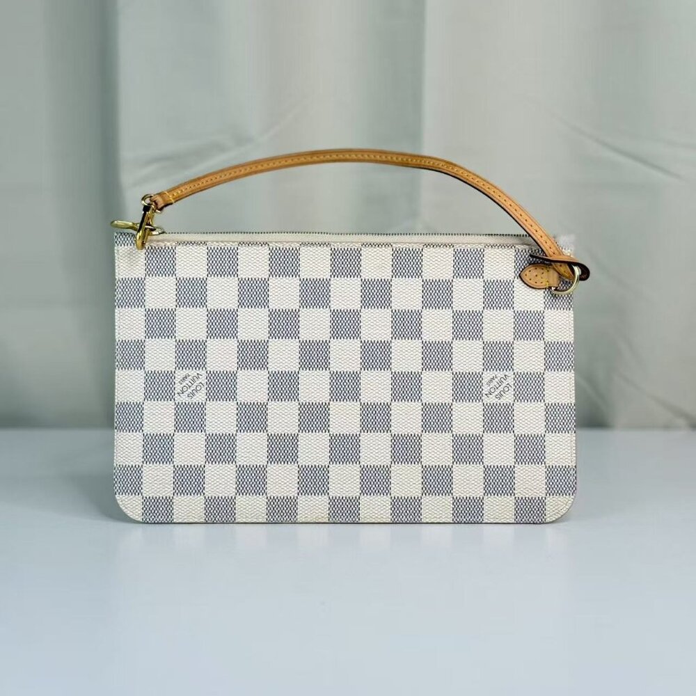 Louis Vuitton Clutch Damier Azur